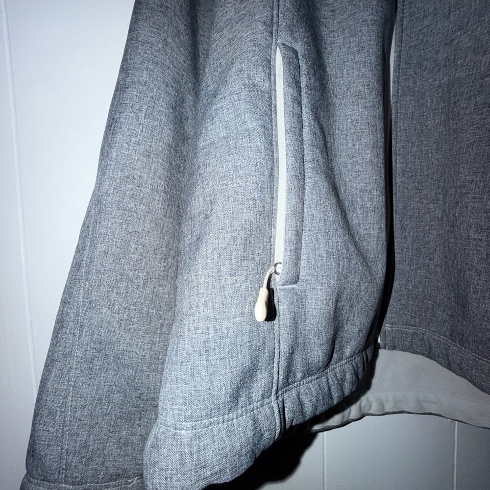 Kirkland Signature Light Gray Fleece Jacket - Picture 4 of 7
